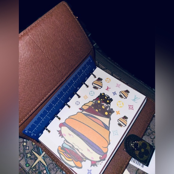 🖤Authentic Unisex Louis Vuitton Chibi Takashi Murakami Agenda PM.🤎 - Picture 9 of 16